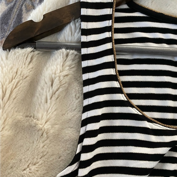 NWT White House Black Market Sleeveless Top - Picture 3 of 7